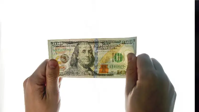 چگونه اصالت اسکناس را با بررسی نوع کاغذ تشخیص دهیم؟